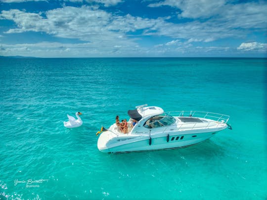 Private Yacht with Lunch, Open Bar and Snorkeling