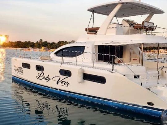 Catamaran à voile privé pour une excursion luxueuse de 4 heures à Ocho Rios