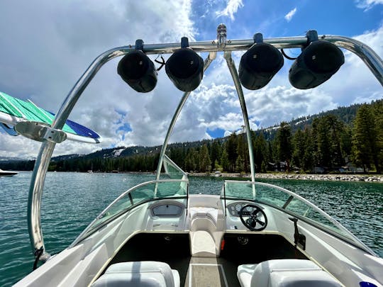 21' Blue Wave on Lake Tahoe - Waterspots or Sightseeing!