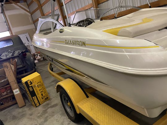 Glastron 175 SX Bowrider! Available to our lake house guests 