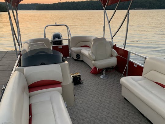 2021 Landau Cruise Island Breeze Tritoon Red com motor Suzuki de 150 HP 