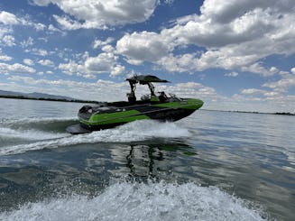 Supra SE 550 Wake/Surf Boat Rental in Loveland, Colorado