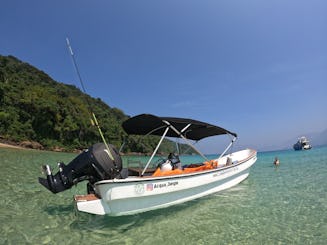 Lancha rápida disponible para alquiler en Ilha Grande, Río de Janeiro, Brasil