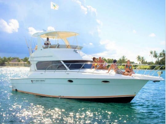 Un yacht à moteur Silverton de 42 pieds fera une excursion aux Bahamas