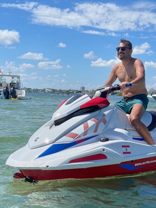 🚤 ¡Alquile una emocionante moto de agua Yamaha VX Deluxe 2023 en Miami! 🌴🌊