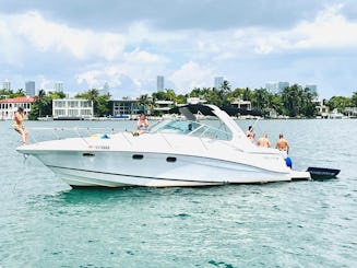 Rent this Beautiful 45' Four Winns 100$ OFF or Free Jetski from Monday-Thursday!