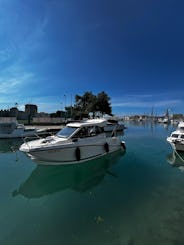 Quicksilver 705 Weekender Yacht With Mercury V6 200 Hp Outboard Engine