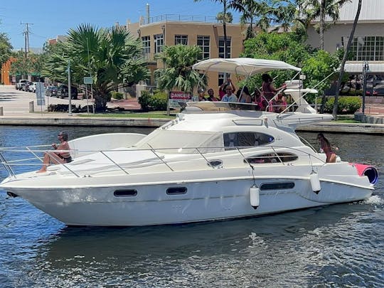 Explore Fort Lauderdale on 40FT SEA LINE FLYBRIDGE! 