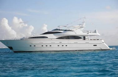 Charter the 100ft Azimut GMB100AZFB Power Mega Yacht in Cancun
