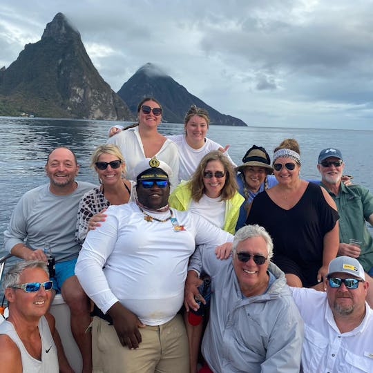 Location de bateau à moteur privé d'une journée et d'une demi-journée avec le capitaine Dell à Sainte-Lucie