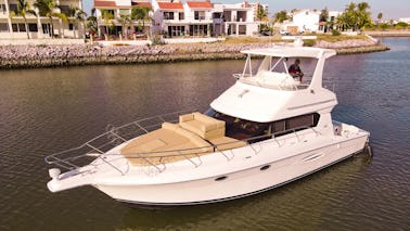 Luxury Silvertone 44ft Yacht for Charter in Mazatlan