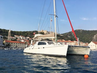 Catamaran Leopard 47, 4 cabines/4 têtes avec équipage