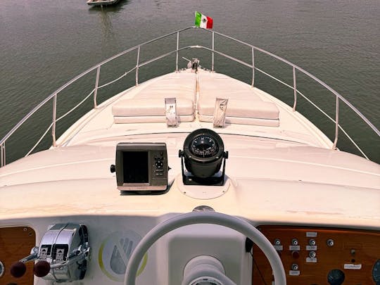 Location de yacht à moteur Azimut de 40 pieds avec capitaine