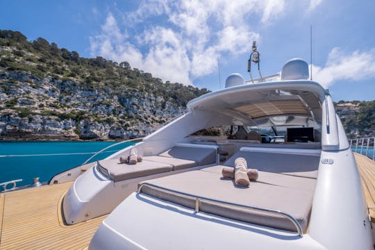 ¡Oferta de la semana! Yate Princess de 65 pies en alquiler en Ibiza, España.