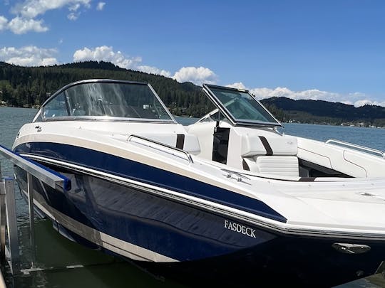 Bateau à moteur Regal Fasdeck de 24 pieds à louer à Somers