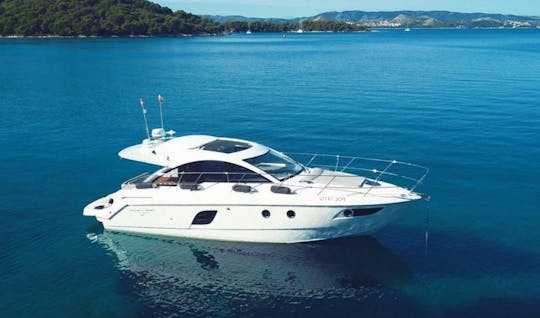 Beneteau Gran Turismo 38 White Motor Yacht Rental in Côte d'Azur, France