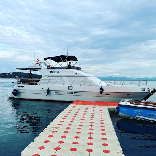 Beyond the Horizon: Tailor-Made Bosphorus Experiences Aboard Our Luxury Yacht!