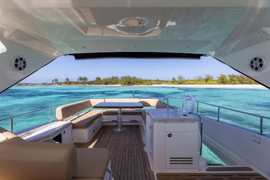 Sea Ray L650 Flybridge de 65 pies: alquiler de yates de lujo en Nassau, Bahamas