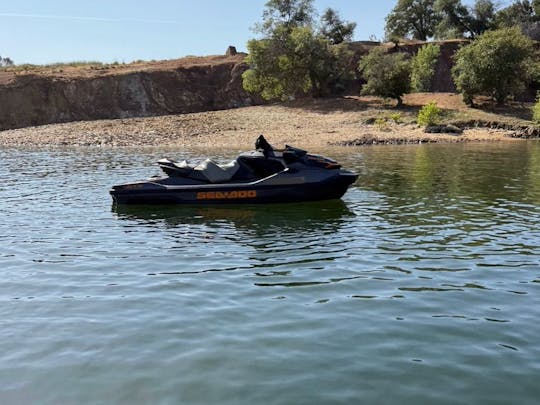 Double JetSki Rentals on Folsom Lake