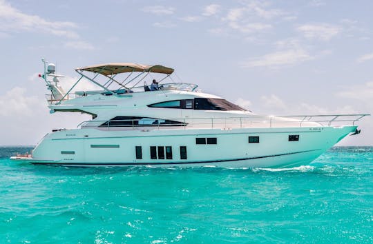 Fairline Squadron 70 ft – Cancun’s Ultimate Luxury Yacht Charter