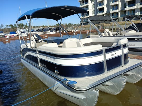 Harris Tritoon pour 13 personnes sur le lac Conroe à Montgomery, au Texas