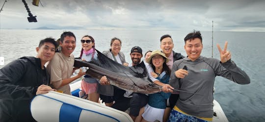 Carta de pesca em um Proline de 27 pés na Cidade do Panamá, Panamá