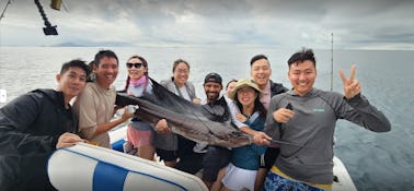 Carta de pesca em um Proline de 27 pés na Cidade do Panamá, Panamá