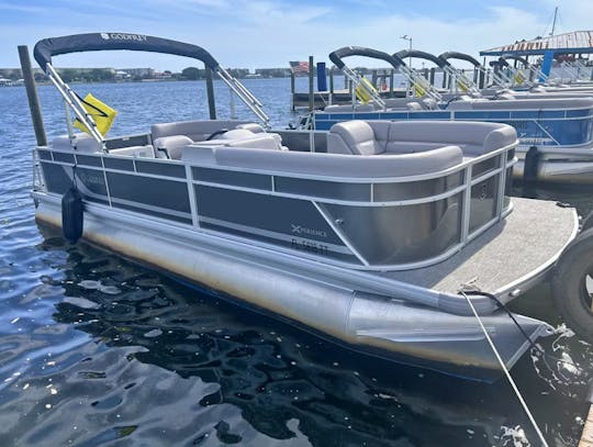 Novo barco pontoon Godfrey de 22 pés em Fort Walton Beach