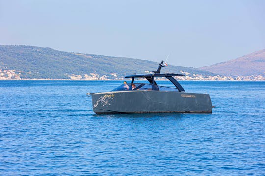 Charter Luxury Aboard COLNAGO 35' Yacht in Split, Croatia