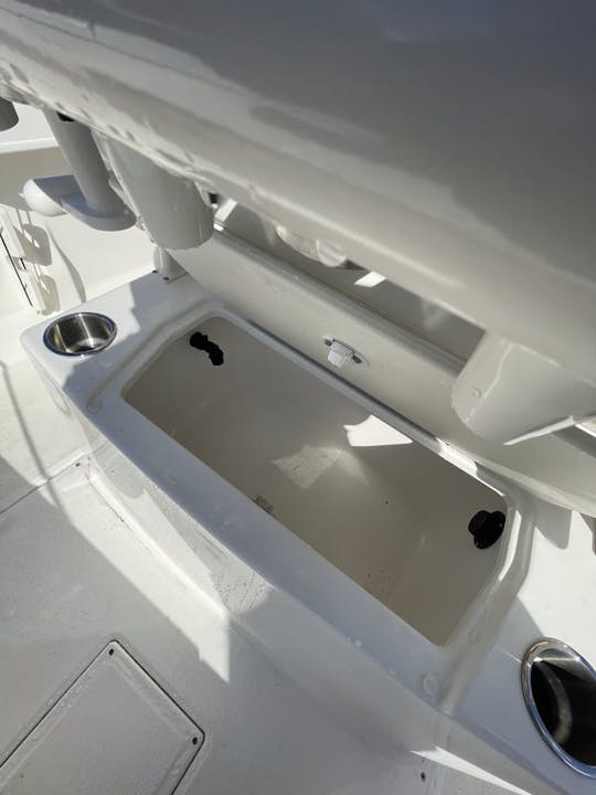 22'  Trophy Center Console Great for the Sand Bar, Snorkeling, and Exploring 