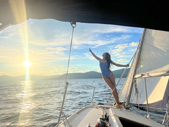 Sail & Explore Lake Tahoe w/ Hunter 260 Sailboat for Multi Day Trips 