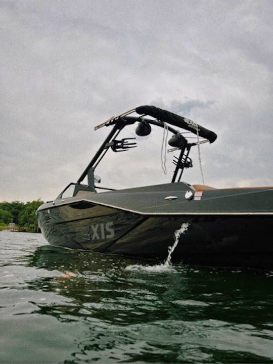 Lake Travis 2023 Axis T235 Surf Boat Rental