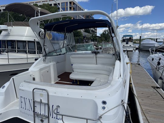 31ft Cruiser Yacht Charter – Private Luxury on the Potomac!