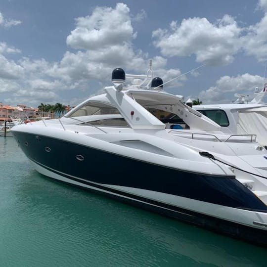 Aventure insulaire ultime : croisière vers Saona ou l'île de Catalina à bord d'un Sunseeker de 55 pieds