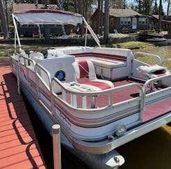 Pontão vermelho de 16 pés 2018 — 70 HP, perfeito para pesca ou tubulação