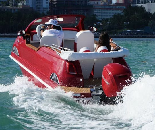 Visite emblématique à bord d'un bateau Fiat 500