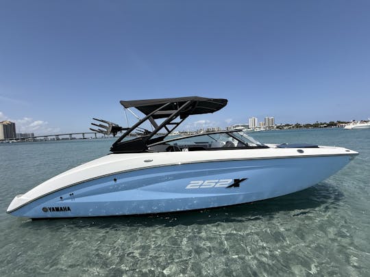 2024 フロリダ州ジュピターのヤマハ 252XE 