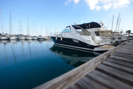 Iate Sea Ray Sundancer 37 para cruzeiro em Corfu