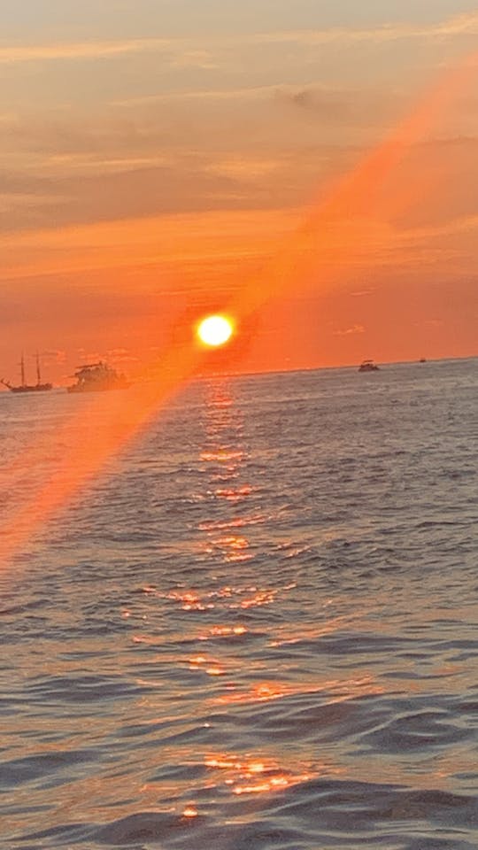 Sunset Tour In The Bay Of Cartagena On 25ft Powerboat