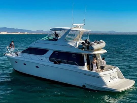 Experience Pure Luxury and Elegance Aboard the 53FT Carver Yacht in California!