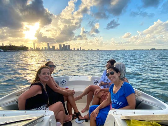 ENJOY 7 IDENTICAL 26' Sea Ray Sundeck in Miami!!!