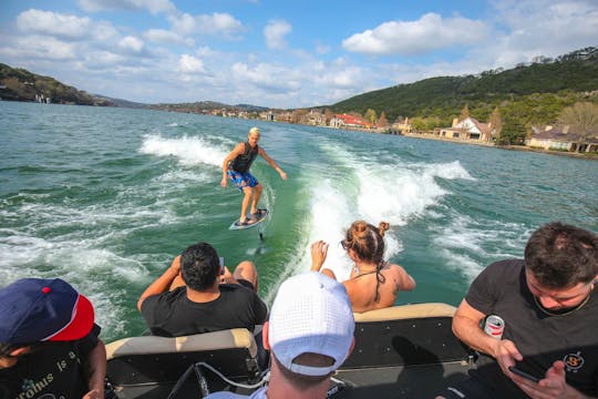 Louez un bateau de surf Centurion de 25 pieds sur le lac Georgetown