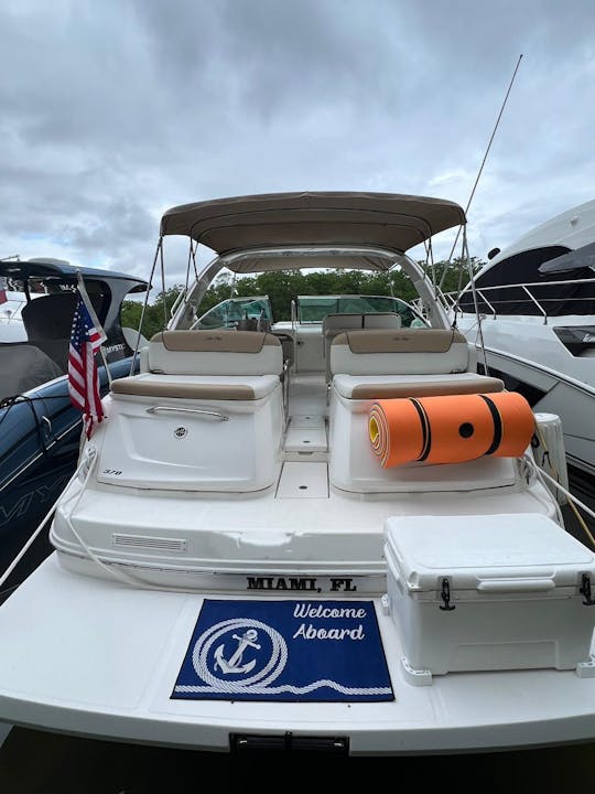 New 40ft Sea Ray Sundancer + JET SKI (1 hour included on 6 hours o more hours) 