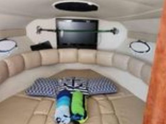  🚤 For rent — Cruiser Larson Cabrio 274 