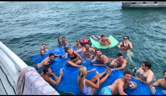 20 passengers Party Boat in Chicago