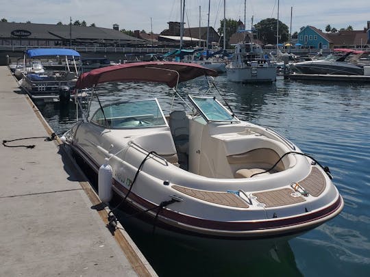 2002 El Tahoe 254 Deckboat sale del puerto deportivo de Long Beach