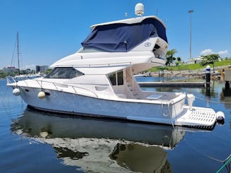 Aluguel de iates a motor Azzera de 47 pés Rio Star no Rio de Janeiro, Brasil