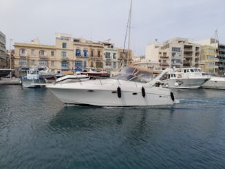 Air-conditioned cabin cruiser