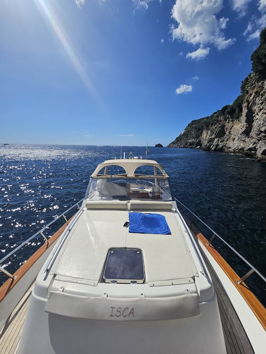 Aproveite a Costa Amalfitana em um barco particular