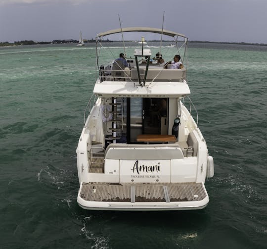 New And Clean Prestige Yacht To Explore Miami And Have Fun With Friends